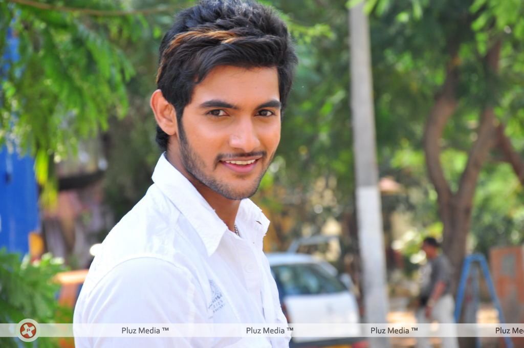 Aadi at Lovely Press Meet - Arrivals - Pictures | Picture 122200